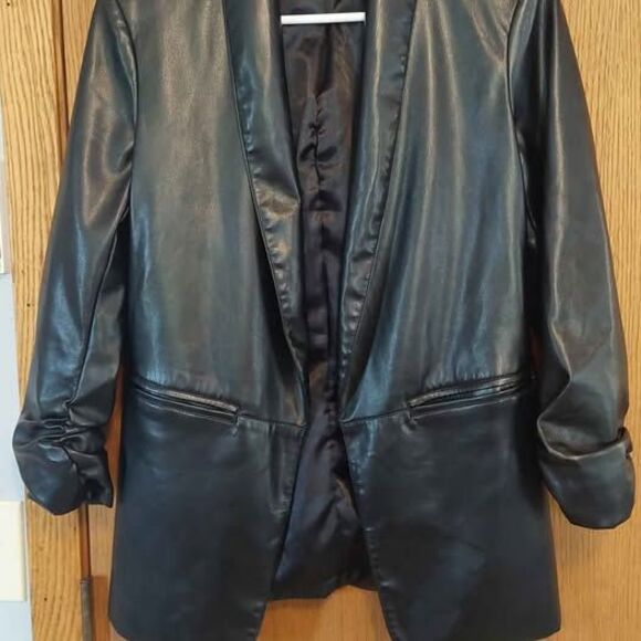 Tart Collections Kia Vegan Faux Leather Blazer Black S Ruched Sleeves Open Front - Picture 1 of 5